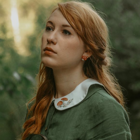 Meet Your Posher Courtney! - Picture 3 of 4